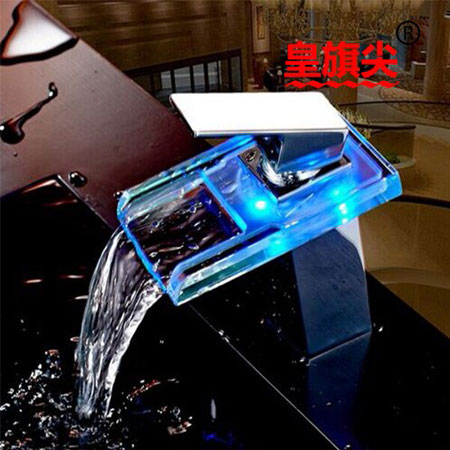 衛浴新亮點(diǎn) 皇旗尖LED發(fā)光水龍頭欣賞