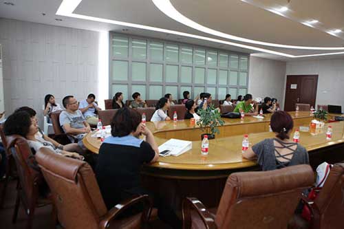 巧思賣(mài)窗簾 “萬(wàn)名電商”培訓會(huì )在北聯(lián)市場(chǎng)舉辦