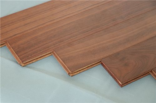 產(chǎn)品測評：林昌黑胡桃人字拼實(shí)木復合地板