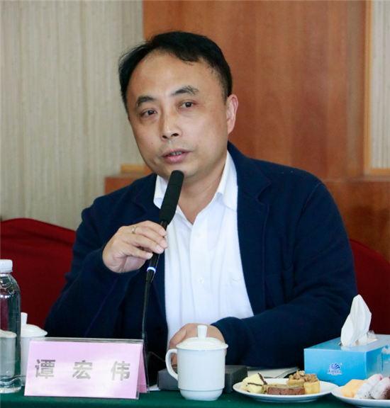 中國實(shí)木地板聯(lián)盟2017年度工作會(huì )議順利召開(kāi)