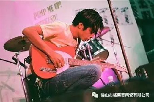 小眾音樂(lè )會(huì )-追夢(mèng)人唱響青春
