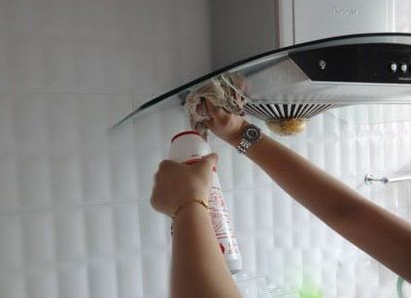 懶人一族們讓油煙機清洗by itself？可以有的！
