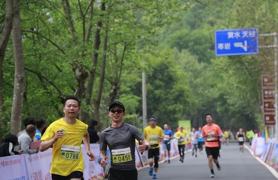 4800人體驗天臺山春景 顧家家居領(lǐng)跑一場(chǎng)有愛(ài)的馬拉松