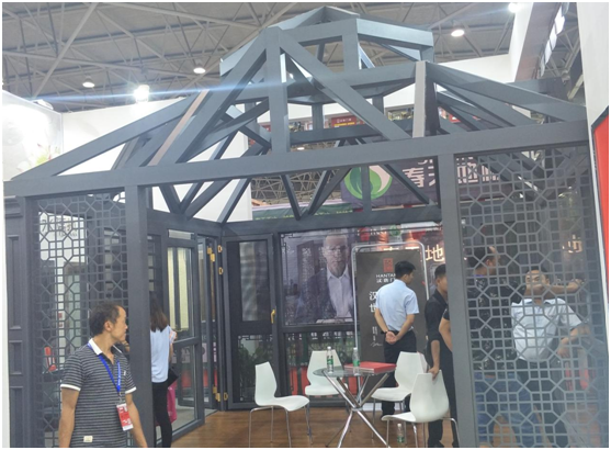 貴陽建博會上展風采，漢唐門窗名揚四海