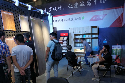 圣寶羅生態(tài)板木博會(huì )大放異彩