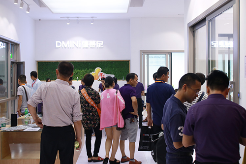 中國建博會20周年現場|德慕尼康同義：重質量，重服務