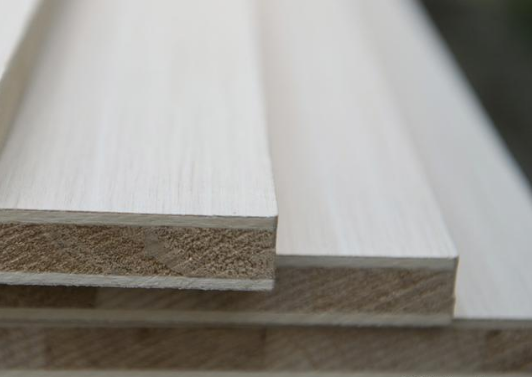 生態(tài)板知名品牌提醒您：識別產(chǎn)品優(yōu)劣的技巧有五個(gè)