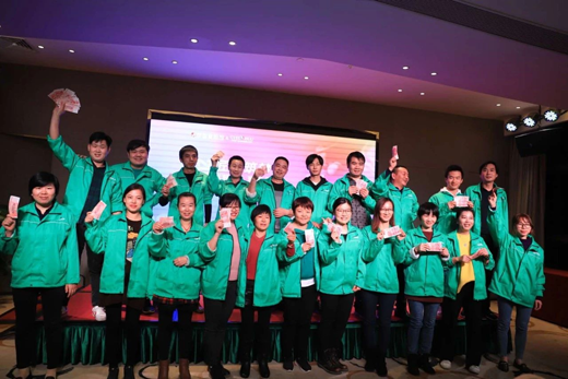 “匠心筑夢(mèng)·伊思曼股份新春喜樂(lè )會(huì )”開(kāi)啟2019新征程
