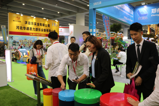 笛馳敲擊樂(lè )“盛裝”出席2019亞洲樂(lè )園及景點(diǎn)博覽會(huì )