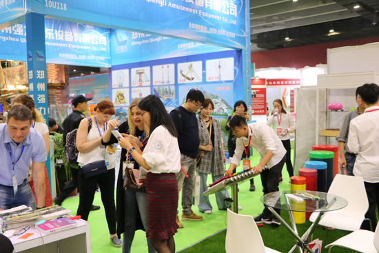 笛馳敲擊樂(lè )“盛裝”出席2019亞洲樂(lè )園及景點(diǎn)博覽會(huì )