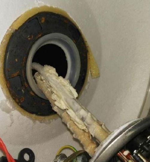 20元的電熱水器鎂棒，自己一樣可以輕松替換！