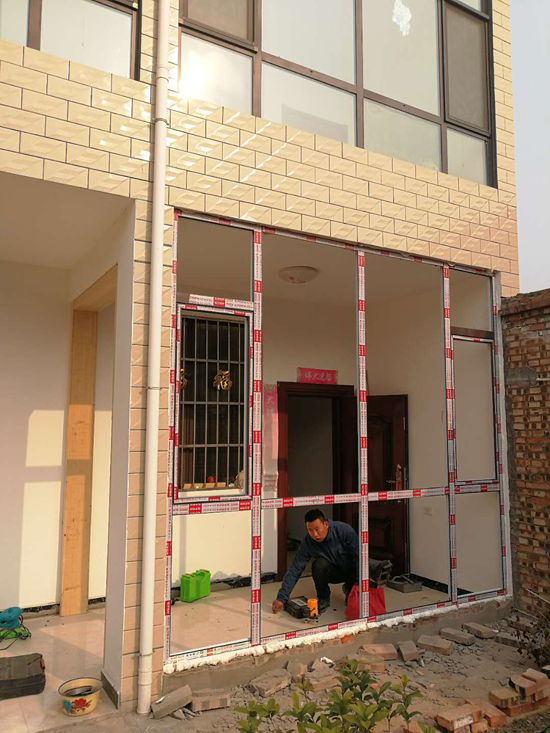 農村自建房封窗戶安裝斷橋鋁門窗，便宜又安全 