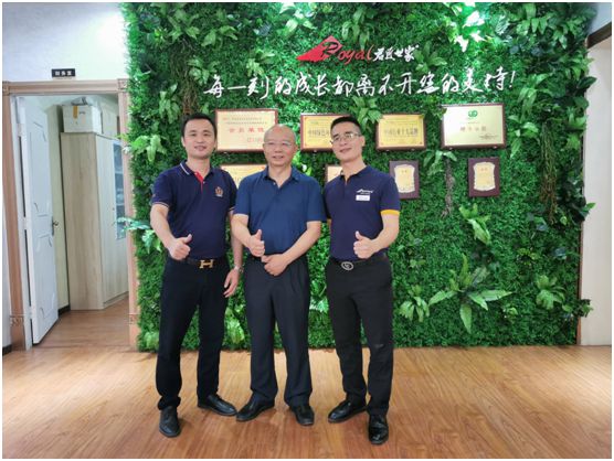 君匠世家藝術(shù)壁材 攜手華南理工大學(xué)涂偉萍教授技術(shù)創(chuàng  )新