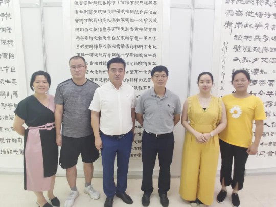 中山市燈飾照明行業(yè)協(xié)會(huì )黨支部出席建黨99周年李圯書(shū)法展 
