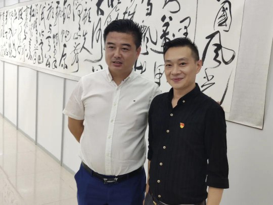 中山市燈飾照明行業(yè)協(xié)會(huì )黨支部出席建黨99周年李圯書(shū)法展 