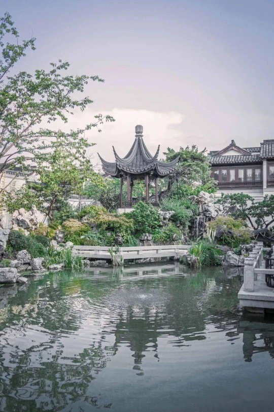 山水為丹青，門窗為鏡頭！三宅門窗為中式建筑添彩… 