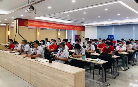 威廉頓陶瓷7月工作部署大會(huì )在總部順利召開(kāi)