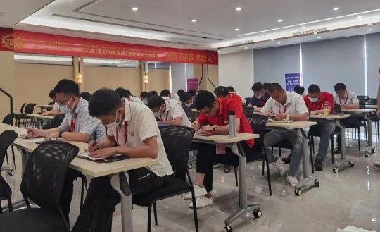 威廉頓陶瓷7月工作部署大會(huì )在總部順利召開(kāi)