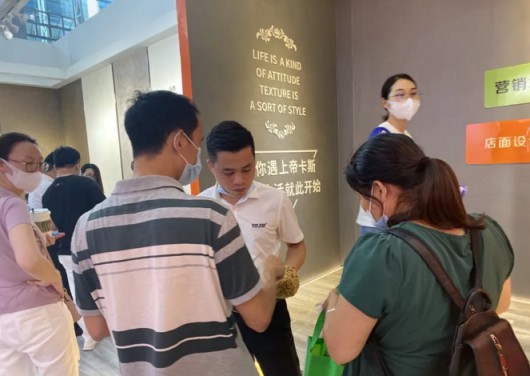 【2020廣州建博會(huì )】帝卡斯藝術(shù)漆獨領(lǐng)風(fēng)騷 展館人氣爆棚！