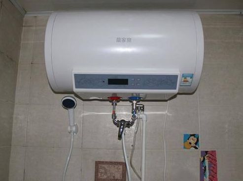家里熱水器裝燃氣還是電好?一聽老電工說的話，后悔我家裝不對。