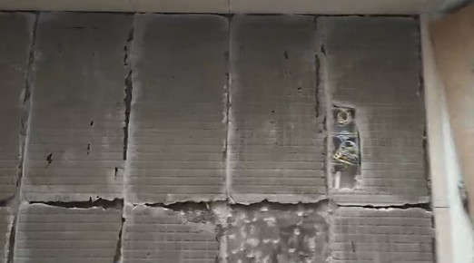 瓷磚背膠粘與不粘，不能作為產品好壞及產品質量的依據