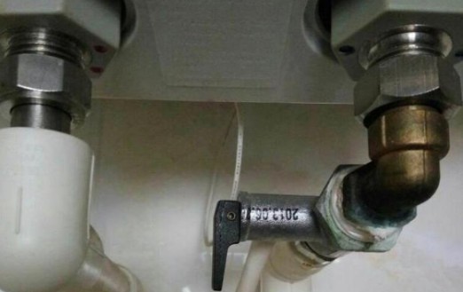 電熱水器加熱時水管老滴水，需要找到解決方法才行